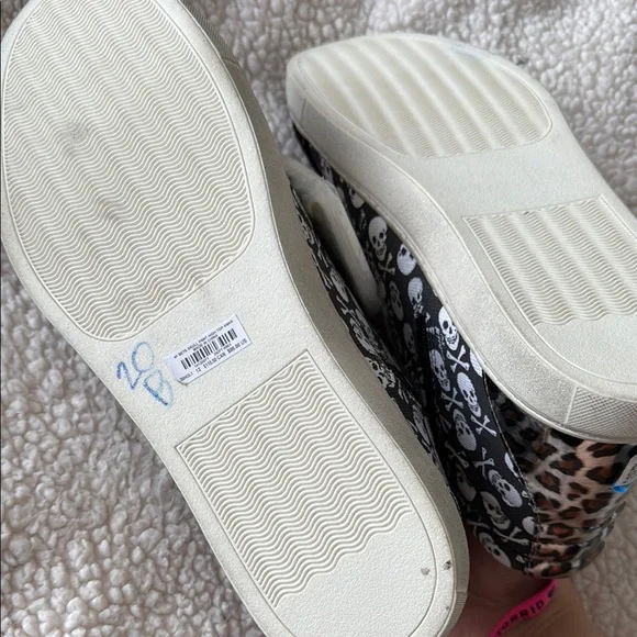 Betsy Johnson sneakers - Picture 5 of 6